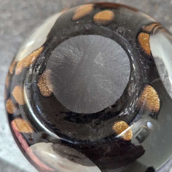 Blown art glass round vase with glitter - Picture 8 of 11